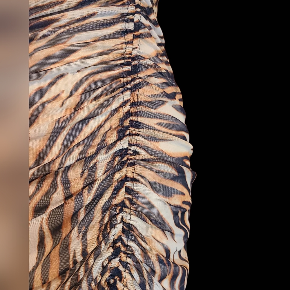 Socialite size S tan dress - Picture 7 of 10